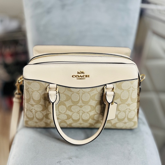 Coach Outlet Darcie Carryall Gold/Light Khaki Multi - Picture 4 of 6